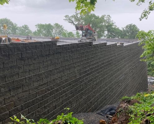 Local retaining wall builder